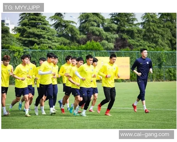 两兄弟携手征战绿茵场共创足球明星传奇人生